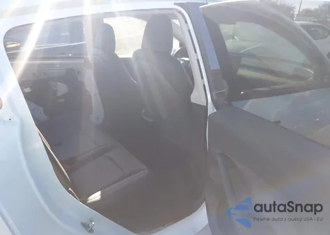 2023 Tesla Model Y Awd/Long Range Dual Motor All-Wheel Drive z USA, uszkodzony, nr VIN 7SAYGDEE7PA035771